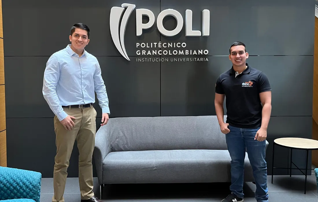 Santiago Cáceres Medina y Darío Camilo Viteri Lasso, estudiantes de las carreras de Ingeniería Industrial y de Administración de Empresas de la Universidad Javeriana Cali, se destacaron como ponentes en el Congreso IISE 2024 de la Región XVI en Bogotá. Con su proyecto sobre las dinámicas de movilidad en la ciudad de Cali, desarrollaron un análisis integral de problemáticas como la accidentalidad y las emisiones contaminantes, aportando propuestas orientadas a la seguridad y sostenibilidad urbana. La investi