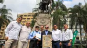 Concejo de la Orden de la Independencia condecoró a Luis Felipe Gómez, S.J.